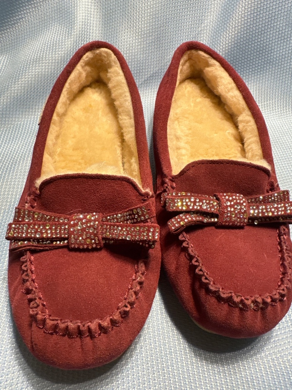 Bearpaw Women’s loafer slippers size 9 cozy suede slip on